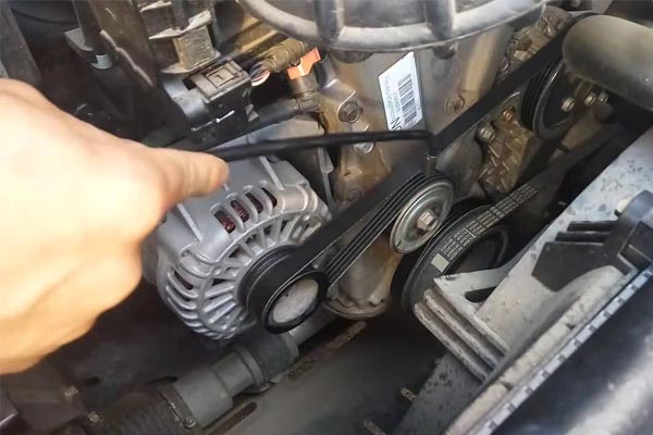 王下乡转速传感器的工作原理是什么？