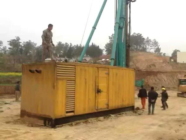 王下乡如何判断水冷式机油散热器密封件是否需要更换？